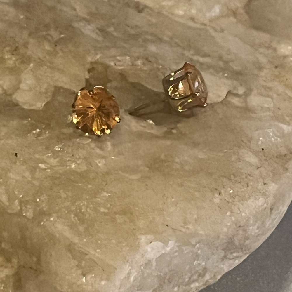 Genuine Citrine Crystal Gemstone Round Cut 7mm Stud Earrings Gold Setting -New - Picture 8 of 15